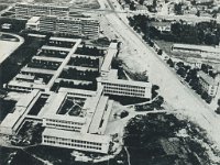 Križanje Držićeve i ulice Proleterskih brigada (današnja Držićeva avenija i ulica grada Vukovara) oko 1965.-1970. godine  Panorama. Metaloprerađivački školski centar Prvomajska, Tehnički obrazovni centar Prvomajska